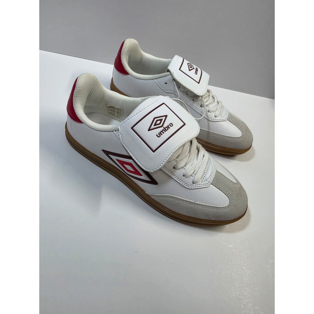 Umbro UMBRO-TX White Red Gum Soccer Sneakers Low Top Lace Up Rubber Outsole 10